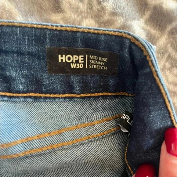 Buffalo Medium Washed, Distressed MidRise Skinny Stretch Women’s size 30 - Picture 13 of 14